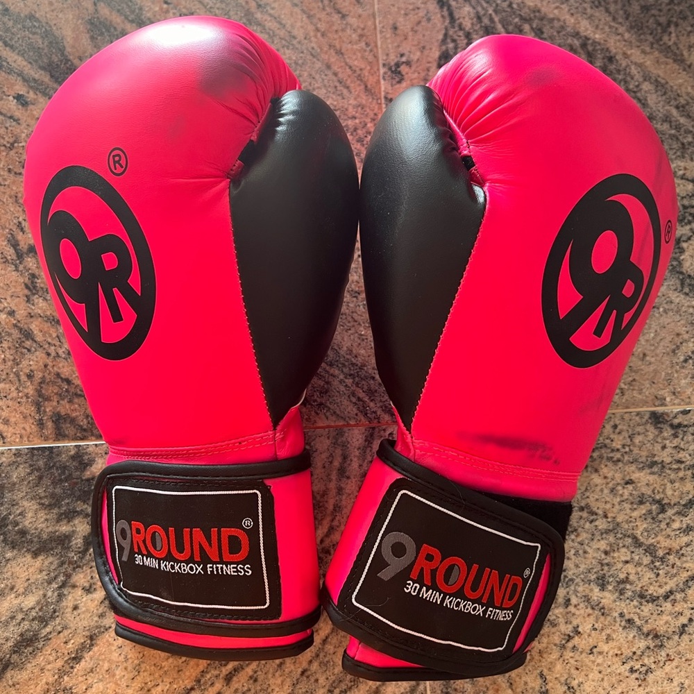 9 Round pink Women’s Boxing Gloves
